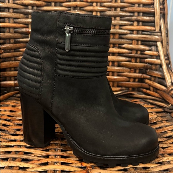 Sam Edelman Ankle Boot Fowler Nubuck Leather Black
US 6.5. Excellent condition! - Picture 3 of 13